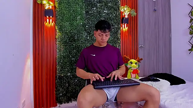 Valentino  X online show from 09/20/25, 02:07