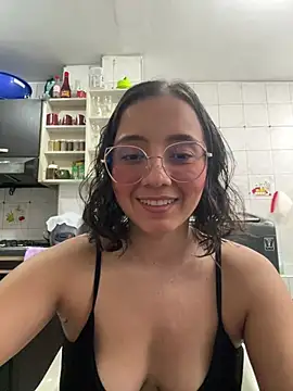 Snapshot of Kay_LustyWife chatting on 01/03/25, 01:25 Kay LustyWife online show from 01/03/25, 01:25