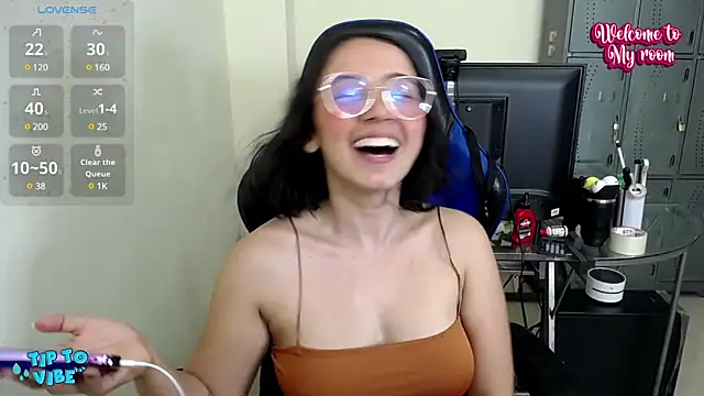 Snapshot of Kay_LustyWife chatting on 01/10/25, 03:37 Kay LustyWife online show from 01/10/25, 03:37