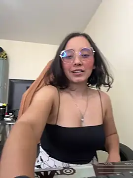 Snapshot of Kay_LustyWife chatting on 01/17/25, 04:15 Kay LustyWife online show from 01/17/25, 04:15