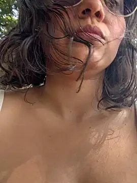 Snapshot of Kay_LustyWife chatting on 02/20/25, 03:30 Kay LustyWife online show from 02/20/25, 03:30