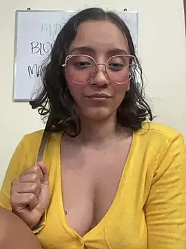 Snapshot of Kay_LustyWife chatting on 03/07/25, 01:20 Kay LustyWife online show from 03/07/25, 01:20