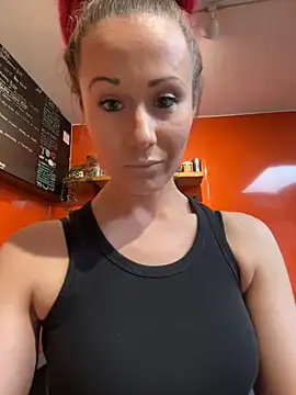 Snapshot of SweetSolez chatting on 03/20/25, 03:47 SweetSolez online show from 03/20/25, 03:47