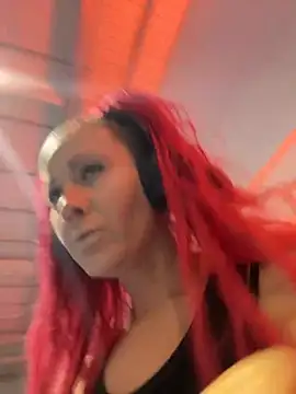 Snapshot of SweetSolez chatting on 03/20/25, 07:57 SweetSolez online show from 03/20/25, 07:57