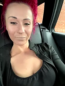 Snapshot of SweetSolez chatting on 10/23/25, 11:31 SweetSolez online show from 10/23/25, 11:31