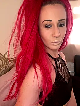 Snapshot of SweetSolez chatting on 11/18/25, 11:14 SweetSolez online show from 11/18/25, 11:14