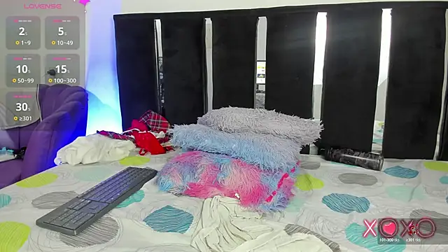 Snapshot of Kala_Alia chatting on 10/19/25, 07:36 Kala Alia online show from 10/19/25, 07:36