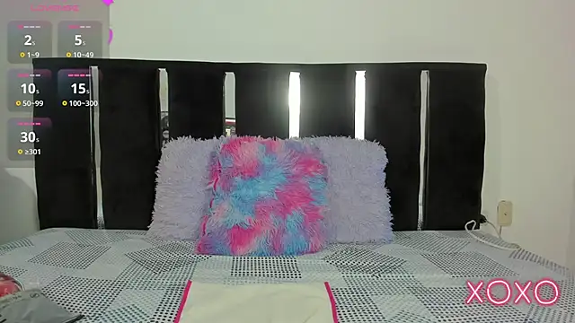 Snapshot of Kala_Alia chatting on 10/20/25, 07:47 Kala Alia online show from 10/20/25, 07:47