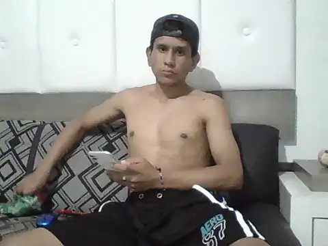 Snapshot of oiram27 chatting on 10/07/25, 05:04 oiram27 online show from 10/07/25, 05:04