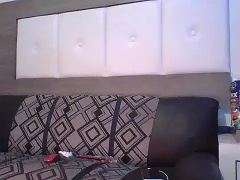 Snapshot of oiram27 chatting on 11/24/25, 01:27 oiram27 online show from 11/24/25, 01:27