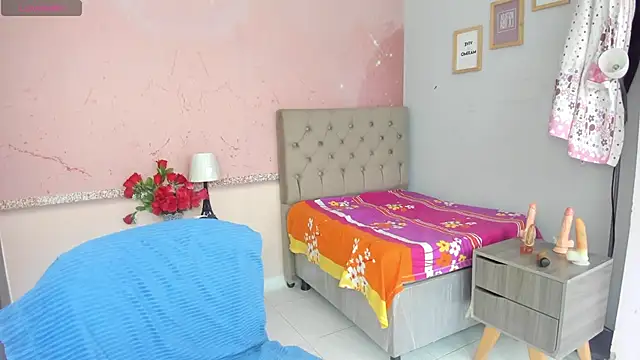 lauren rios7 online show from 12/02/25, 02:01