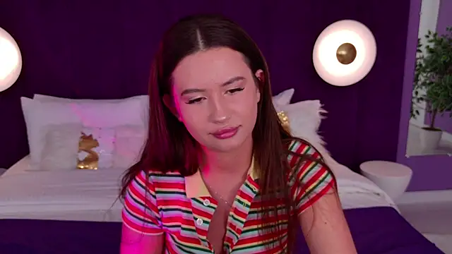 milaleoneli online show from 03/18/25, 03:42