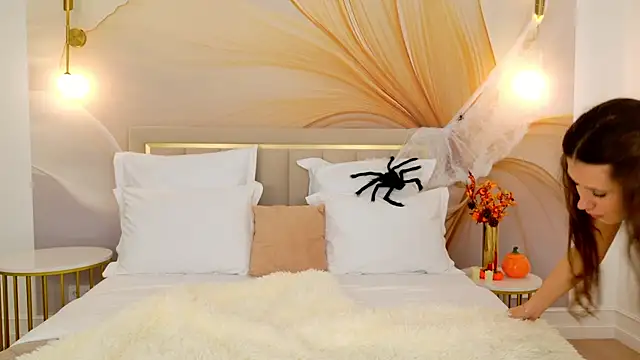 milaleoneli online show from 10/29/25, 03:03