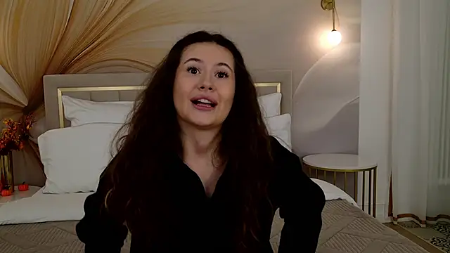 milaleoneli online show from 11/03/25, 03:02