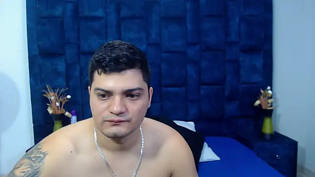 Snapshot of Group_Lustt chatting on 12/21/25, 03:13 Group Lustt online show from 12/21/25, 03:13