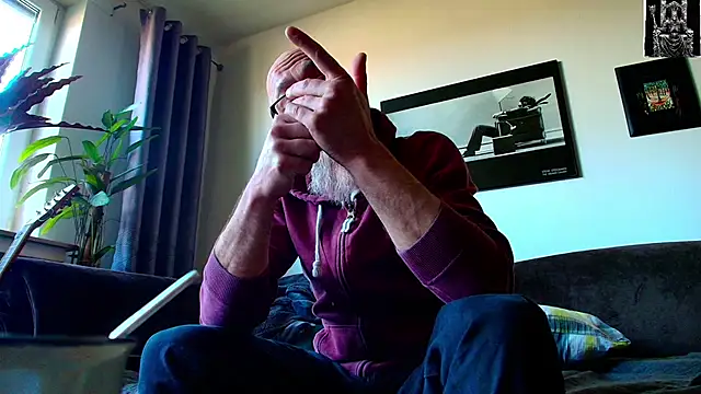 Kingsscepter online show from 03/08/25, 10:11