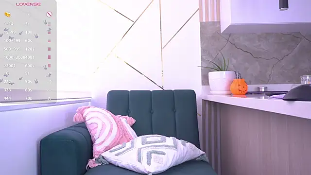 b3llaspringg online show from 10/31/25, 09:27