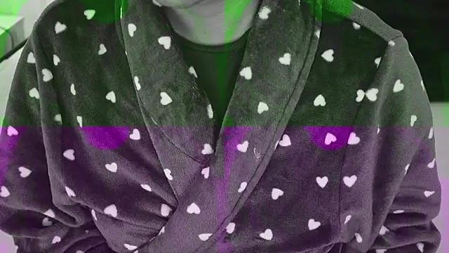 Snapshot of IzzyyBeelmonth chatting on 01/05/25, 08:10 IzzyyBeelmonth online show from 01/05/25, 08:10