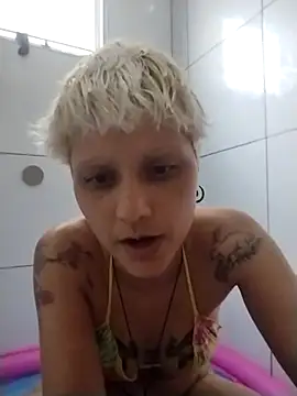 Snapshot of Luci_foxx chatting on 02/28/26, 05:14 Luci foxx online show from 02/28/26, 05:14