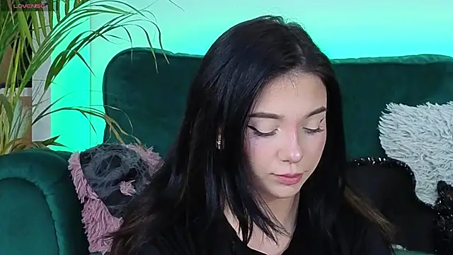 AveryWillow online show from 11/03/25, 08:04