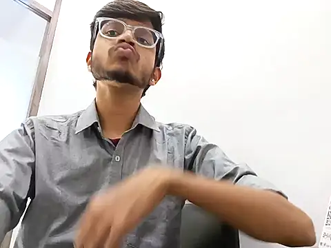 Snapshot of skinnyyyyyyyyy chatting on 02/18/25, 08:27 skinnyyyyyyyyy online show from 02/18/25, 08:27