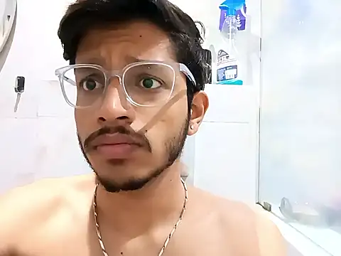 Snapshot of skinnyyyyyyyyy chatting on 02/20/25, 03:01 skinnyyyyyyyyy online show from 02/20/25, 03:01