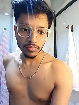 Snapshot of skinnyyyyyyyyy chatting on 10/22/25, 04:02 skinnyyyyyyyyy online show from 10/22/25, 04:02