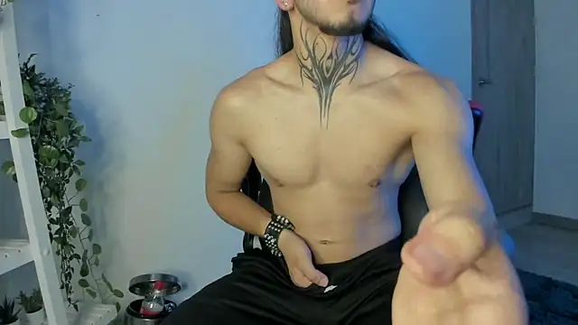 Snapshot of the_beast_master_ chatting on 01/16/25, 12:20 the beast master  online show from 01/16/25, 12:20