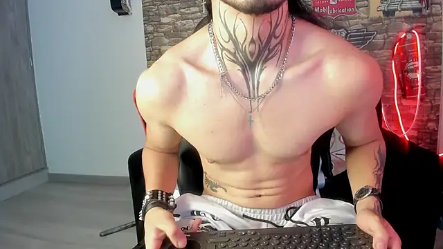 Snapshot of the_beast_master_ chatting on 02/03/25, 06:28 the beast master  online show from 02/03/25, 06:28