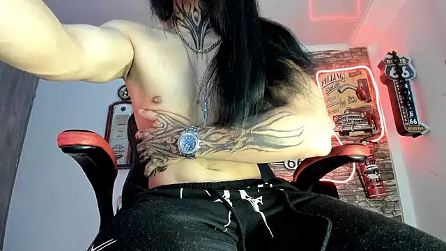 Snapshot of the_beast_master_ chatting on 03/20/25, 12:43 the beast master  online show from 03/20/25, 12:43