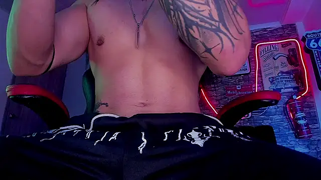 Snapshot of the_beast_master_ chatting on 09/10/25, 08:20 the beast master  online show from 09/10/25, 08:20