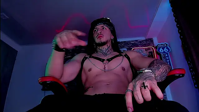 Snapshot of the_beast_master_ chatting on 09/24/25, 08:56 the beast master  online show from 09/24/25, 08:56