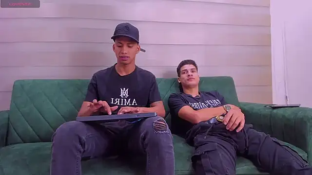 Snapshot of hard_guysbb chatting on 09/22/25, 02:02 hard guysbb online show from 09/22/25, 02:02