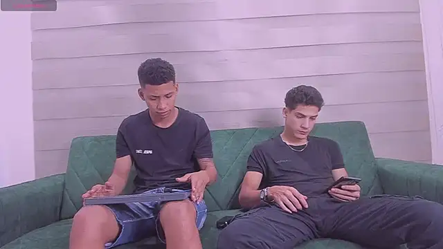 Snapshot of hard_guysbb chatting on 09/23/25, 06:49 hard guysbb online show from 09/23/25, 06:49