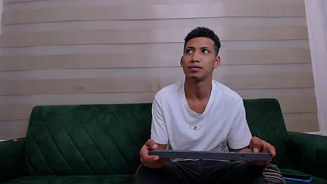 Snapshot of hard_guysbb chatting on 10/04/25, 06:33 hard guysbb online show from 10/04/25, 06:33