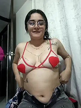 Snapshot of Hanna_Kinsley chatting on 12/06/24, 02:46 Hanna Kinsley online show from 12/06/24, 02:46