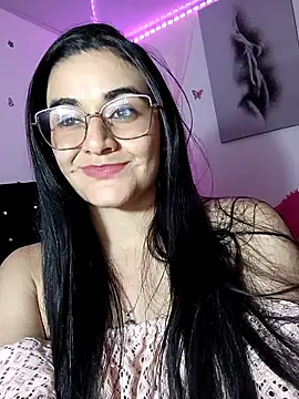 Snapshot of Hanna_Kinsley chatting on 12/21/24, 07:24 Hanna Kinsley online show from 12/21/24, 07:24