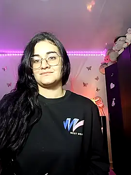 Snapshot of Hanna_Kinsley chatting on 01/04/25, 03:29 Hanna Kinsley online show from 01/04/25, 03:29