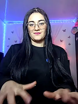 Snapshot of Hanna_Kinsley chatting on 01/23/25, 04:52 Hanna Kinsley online show from 01/23/25, 04:52