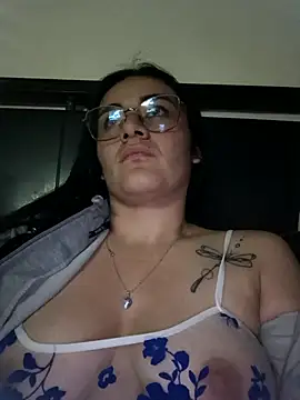 Snapshot of Hanna_Kinsley chatting on 01/24/25, 04:37 Hanna Kinsley online show from 01/24/25, 04:37