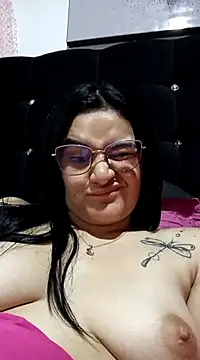 Snapshot of Hanna_Kinsley chatting on 03/04/25, 04:06 Hanna Kinsley online show from 03/04/25, 04:06