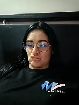 Snapshot of Hanna_Kinsley chatting on 03/11/25, 03:05 Hanna Kinsley online show from 03/11/25, 03:05