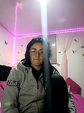 Snapshot of Hanna_Kinsley chatting on 03/19/25, 02:16 Hanna Kinsley online show from 03/19/25, 02:16