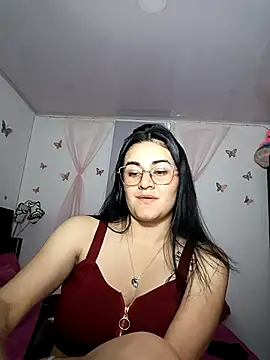 Snapshot of Hanna_Kinsley chatting on 03/20/25, 03:23 Hanna Kinsley online show from 03/20/25, 03:23