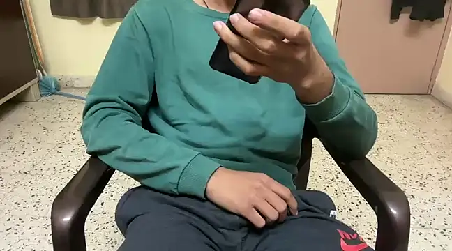 Snapshot of rahul_4u chatting on 02/11/25, 04:56 rahul 4u online show from 02/11/25, 04:56