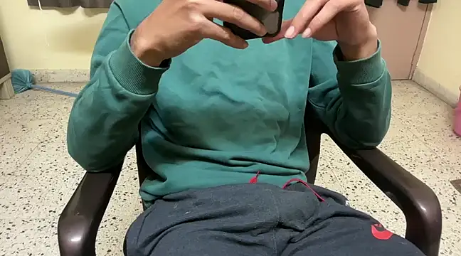 Snapshot of rahul_4u chatting on 02/13/25, 06:48 rahul 4u online show from 02/13/25, 06:48