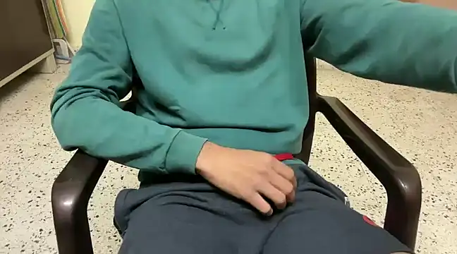 Snapshot of rahul_4u chatting on 02/14/25, 01:29 rahul 4u online show from 02/14/25, 01:29