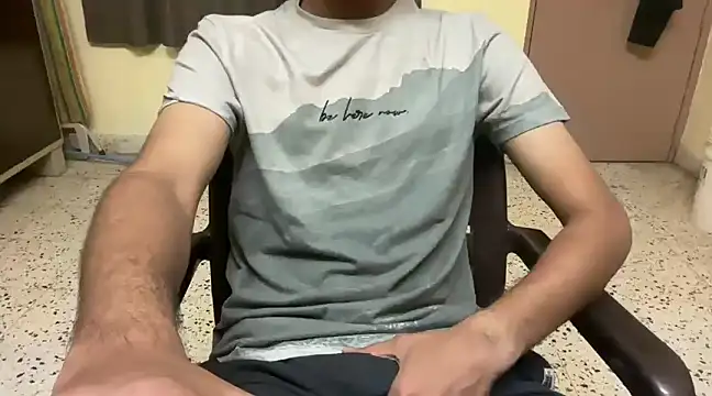 Snapshot of rahul_4u chatting on 02/18/25, 02:38 rahul 4u online show from 02/18/25, 02:38