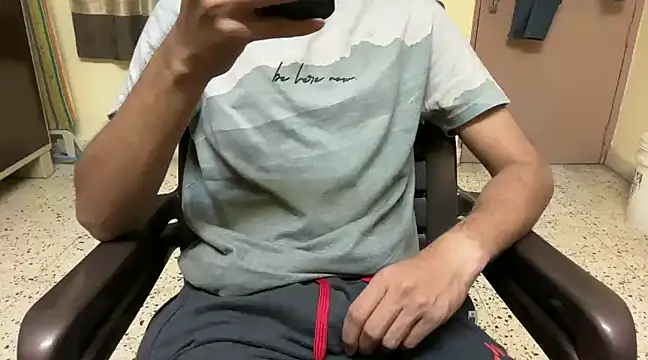 Snapshot of rahul_4u chatting on 02/20/25, 12:47 rahul 4u online show from 02/20/25, 12:47