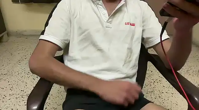 Snapshot of rahul_4u chatting on 03/16/25, 06:55 rahul 4u online show from 03/16/25, 06:55